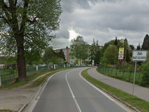 Silnice u Žďáru nad Sázavou se dočká opravy, řidiči se musí připravit na objížďky